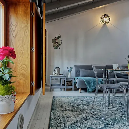 Charming Near Station! *