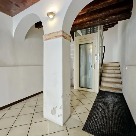 Charming Near Station! *