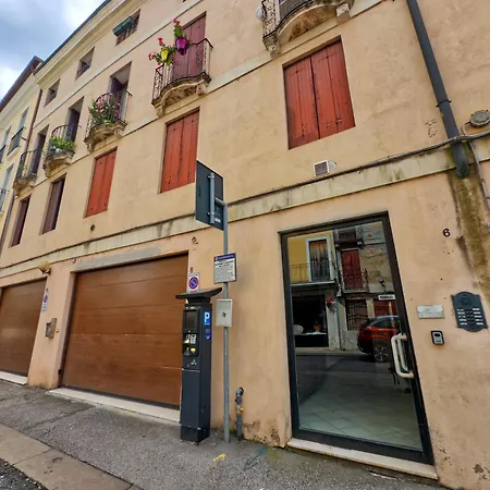 Apartment Charming Near Station! Vicenza